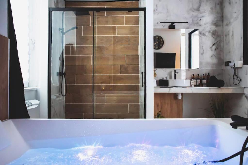 Love Room, La Douce Angevine Angers Exteriér fotografie
